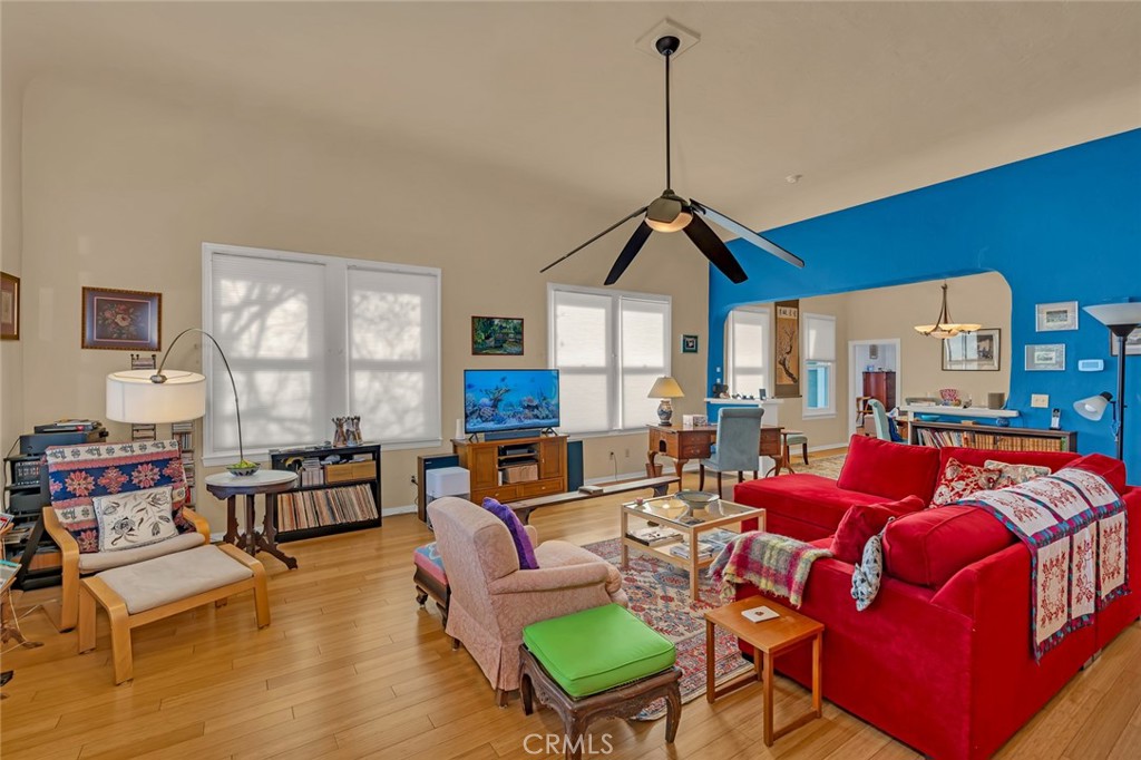 328 West 21st Street Merced, CA 95340 - Photo 8 of 55