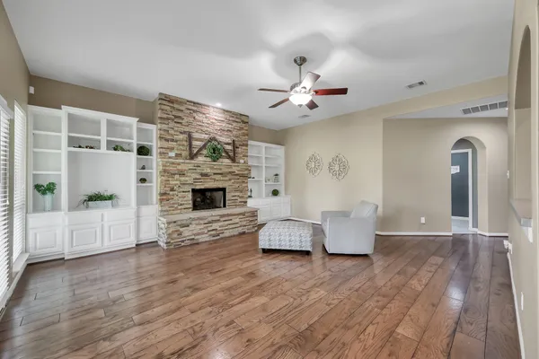 $595,000 | 4774 West Fork Boulevard, Conroe, TX 77304