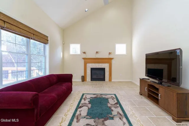 $3,100 | 7 Clearwater Court, Halfmoon, NY 12065