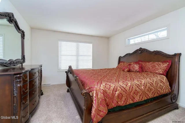 $3,100 | 7 Clearwater Court, Halfmoon, NY 12065