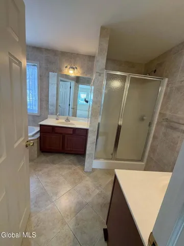 $3,100 | 7 Clearwater Court, Halfmoon, NY 12065