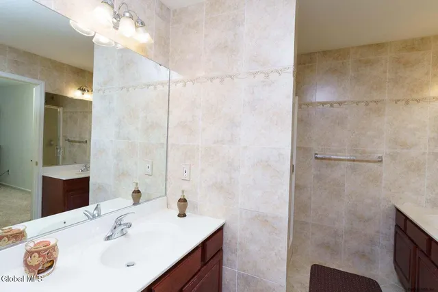 $3,100 | 7 Clearwater Court, Halfmoon, NY 12065