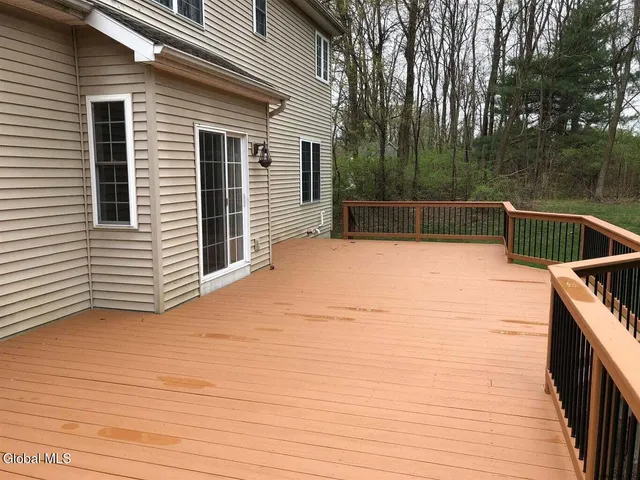 $3,100 | 7 Clearwater Court, Halfmoon, NY 12065