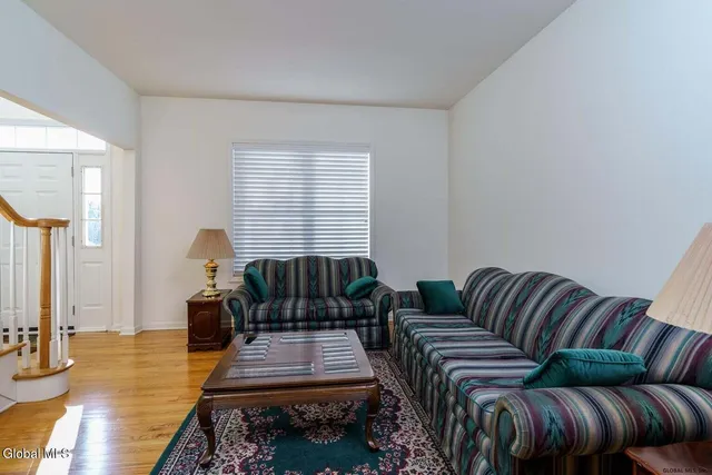 $3,100 | 7 Clearwater Court, Halfmoon, NY 12065