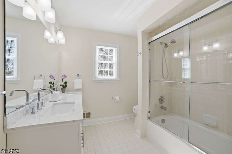 50 Pinewood Crescent Berkeley Heights, NJ 07922 - Photo 29 of 41
