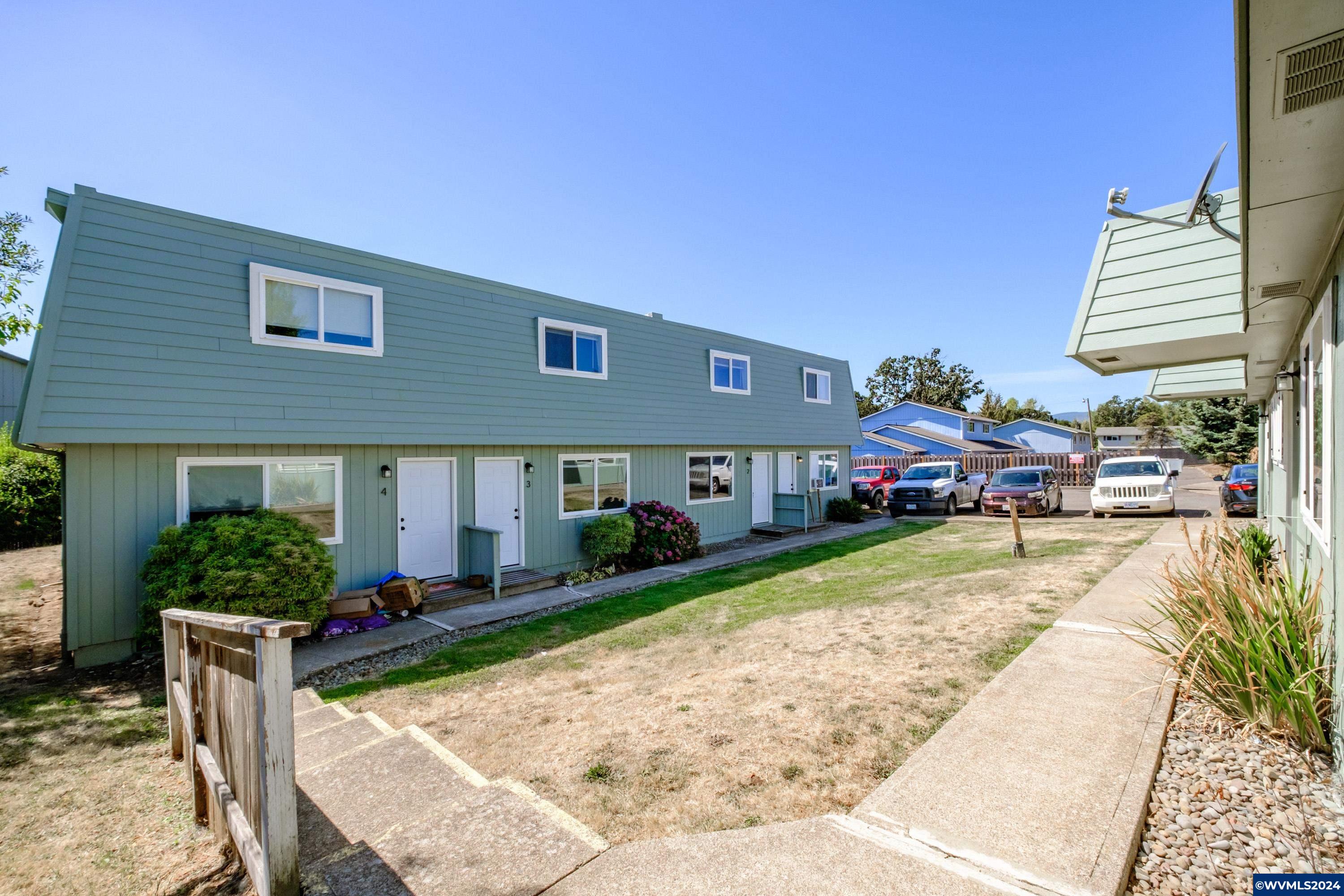 175 Northeast Fern Court Dallas, OR 97338 - Photo 2 of 25