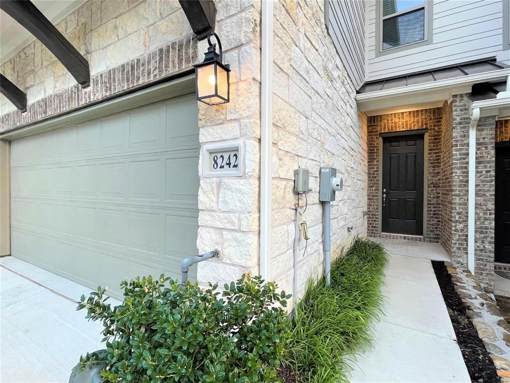 8242 Primrose Way Dallas, TX 75252 - Photo 2 of 33