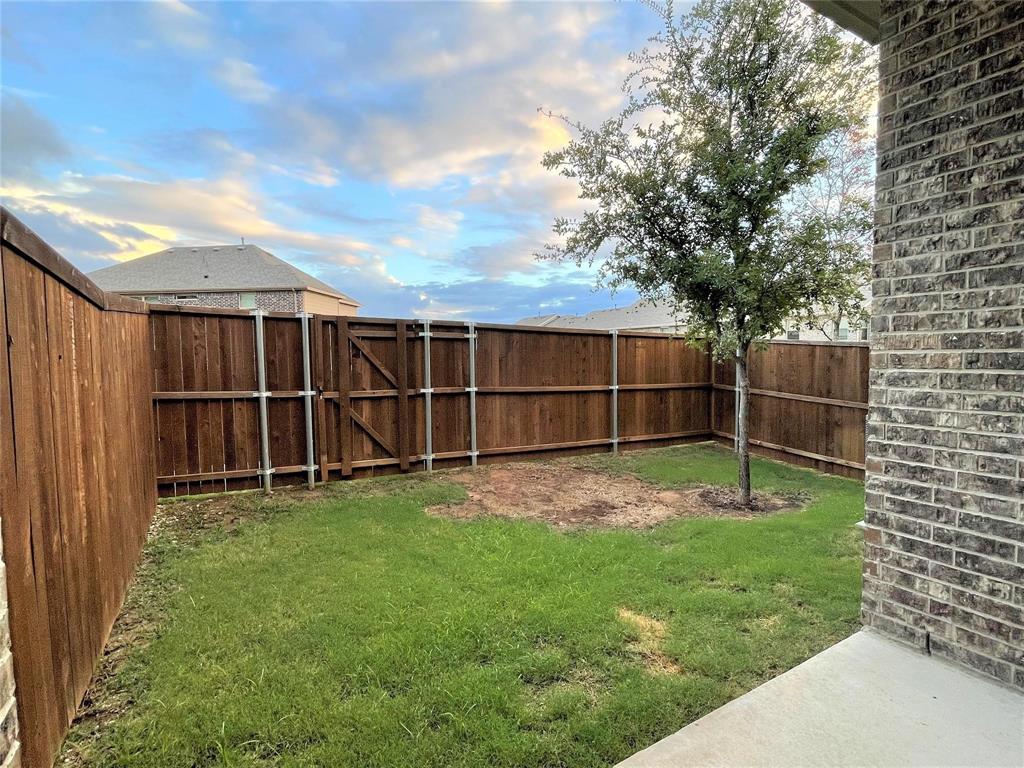 8242 Primrose Way Dallas, TX 75252 - Photo 29 of 33