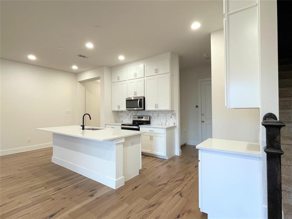 8242 Primrose Way Dallas, TX 75252 - Photo 7 of 33