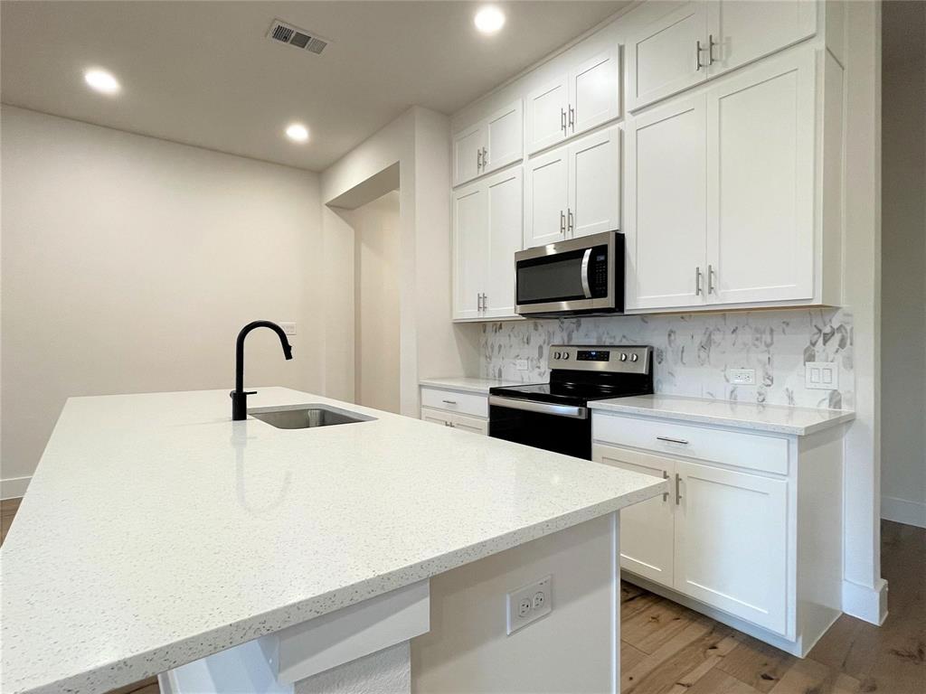 8242 Primrose Way Dallas, TX 75252 - Photo 8 of 33