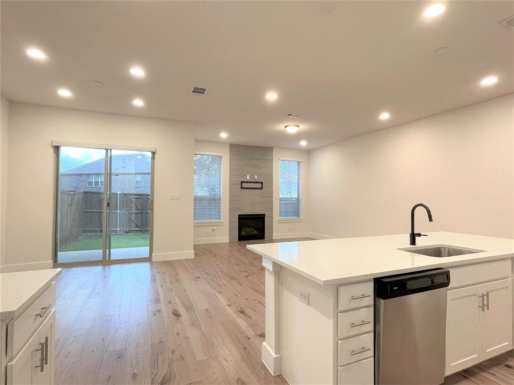 8242 Primrose Way Dallas, TX 75252 - Photo 10 of 33