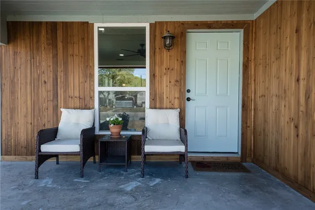 $199,900 | 221 South McCall Avenue, Sinton, TX 78387