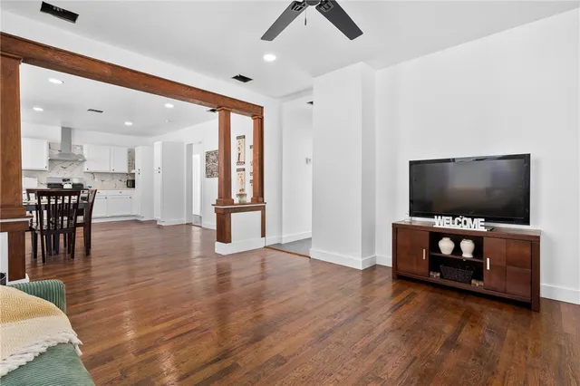 $199,900 | 221 South McCall Avenue, Sinton, TX 78387