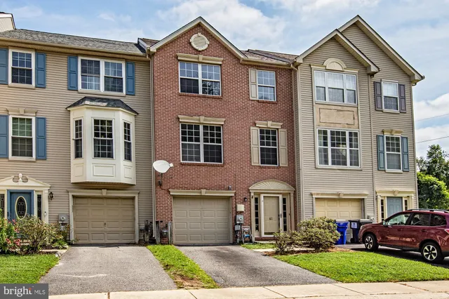 $2,350 | 41 Wicklow Road, Bear, DE 19701