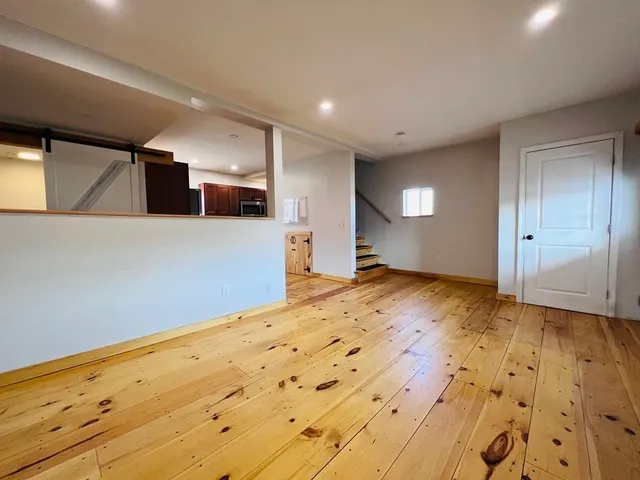 $2,000 | 88 Miller Street, Unit 3, Middleboro, MA 02346