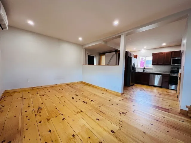 $2,000 | 88 Miller Street, Unit 3, Middleboro, MA 02346