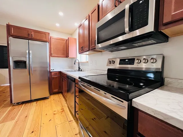 $2,000 | 88 Miller Street, Unit 3, Middleboro, MA 02346