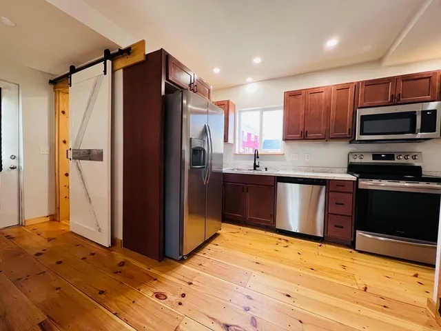 $2,000 | 88 Miller Street, Unit 3, Middleboro, MA 02346