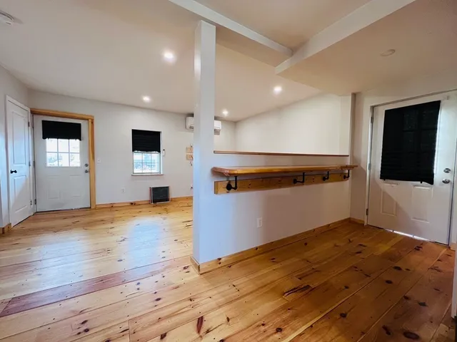 $2,000 | 88 Miller Street, Unit 3, Middleboro, MA 02346