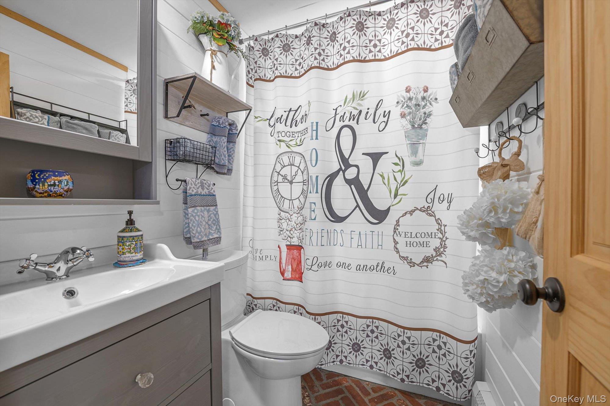 41 Narcissus Road Kings Park, NY 11754 - Photo 18 of 29