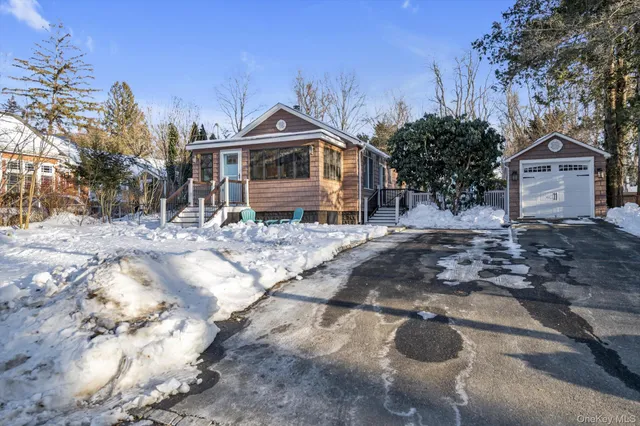 $599,000 | 41 Narcissus Road, Kings Park, NY 11754