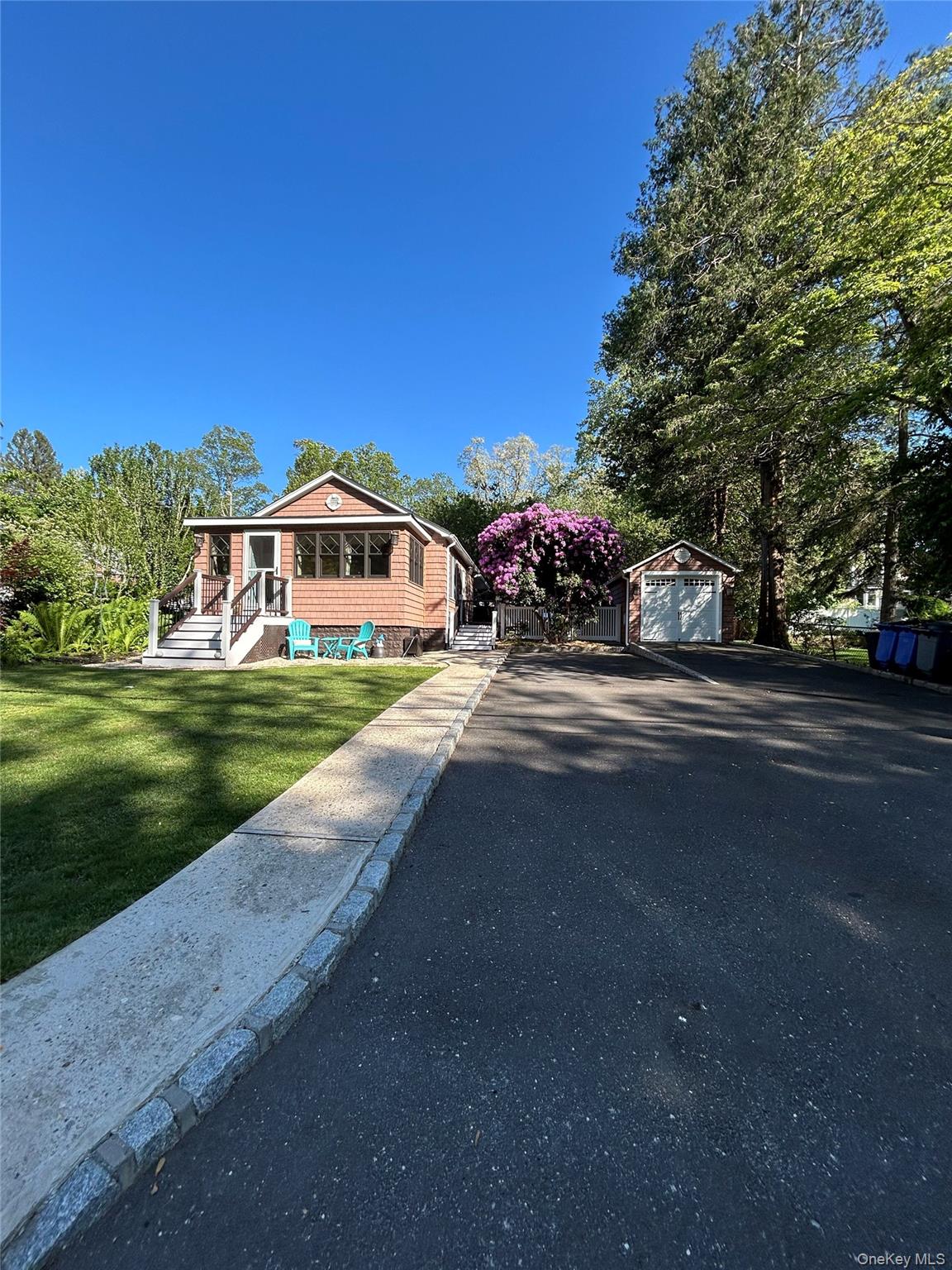 41 Narcissus Road Kings Park, NY 11754 - Photo 23 of 29 Spring time visual