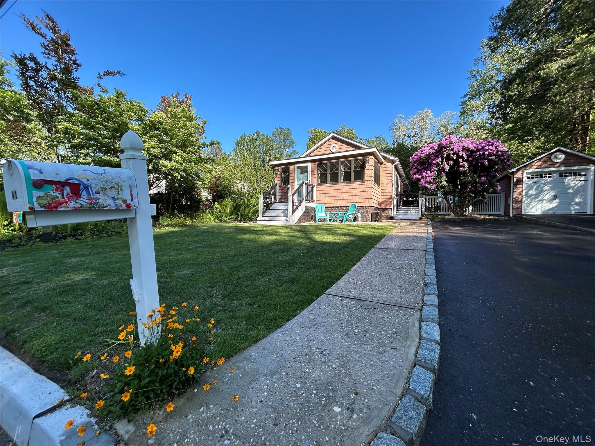 41 Narcissus Road Kings Park, NY 11754 - Photo 26 of 29 Adorable move in ready home...