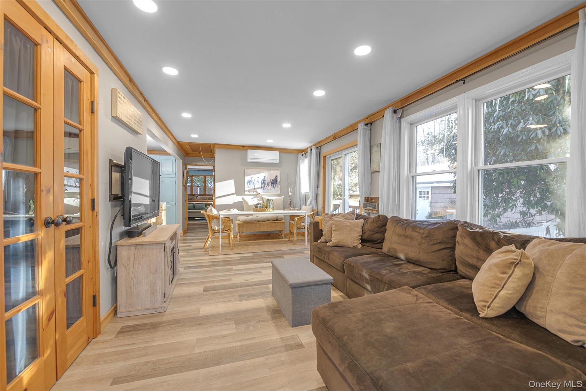 41 Narcissus Road Kings Park, NY 11754 - Photo 5 of 29