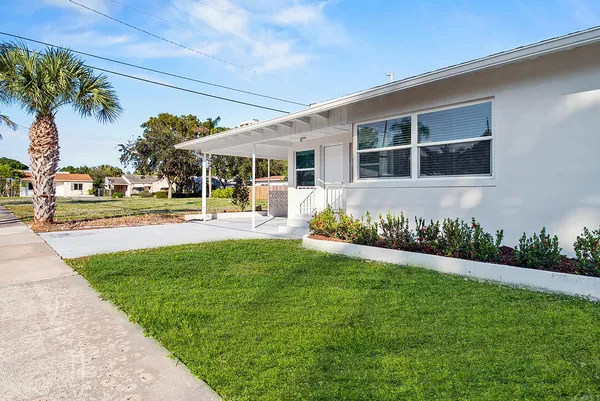 $2,050 | 5208 Spruce Avenue, Unit A, West Palm Beach, FL 33407