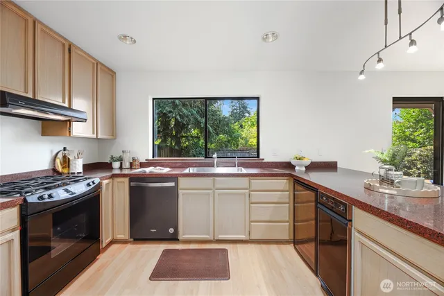 $785,000 | 1307 Southwest 160th Street, Burien, WA 98166