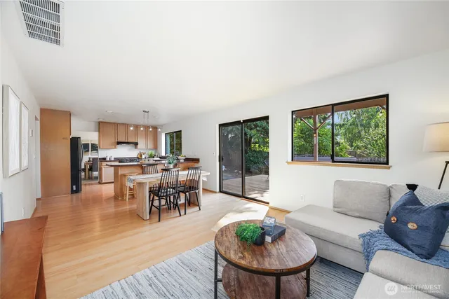 $785,000 | 1307 Southwest 160th Street, Burien, WA 98166