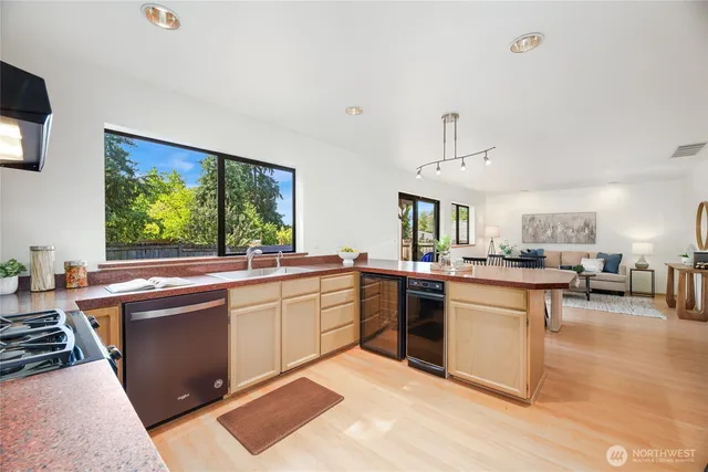 $785,000 | 1307 Southwest 160th Street, Burien, WA 98166