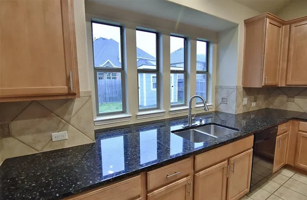 $3,625 | 2911 Velero, Grand Prairie, TX 75054