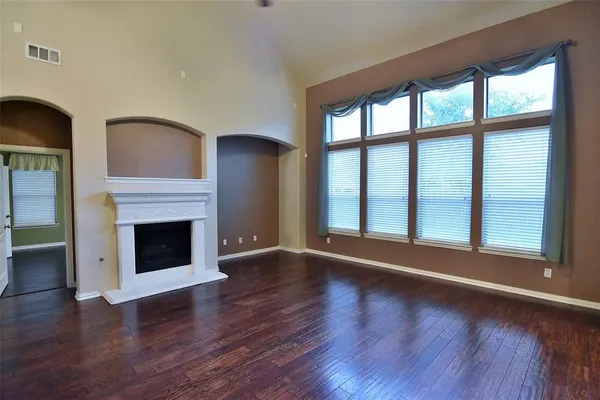 $3,625 | 2911 Velero, Grand Prairie, TX 75054