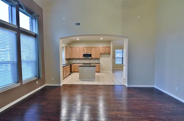 $3,625 | 2911 Velero, Grand Prairie, TX 75054