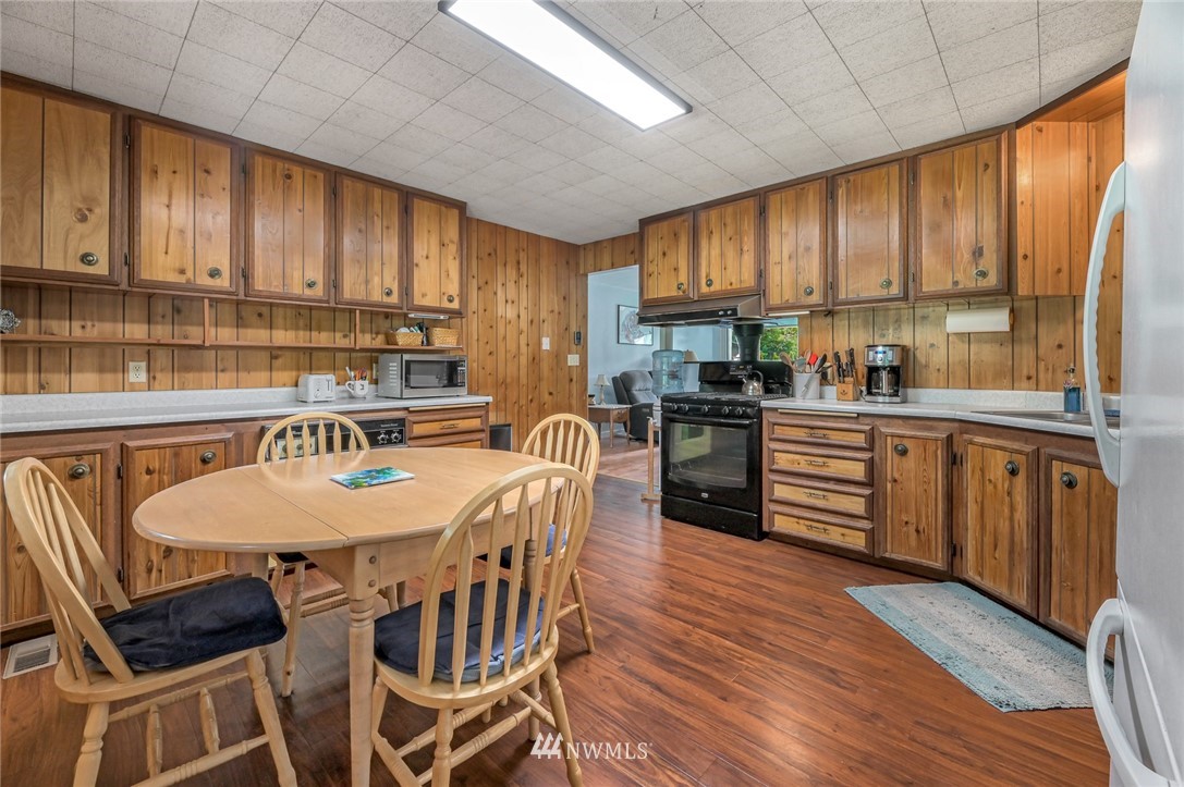 1958 Grandview Road Ferndale, WA 98248 - Photo 8 of 40
