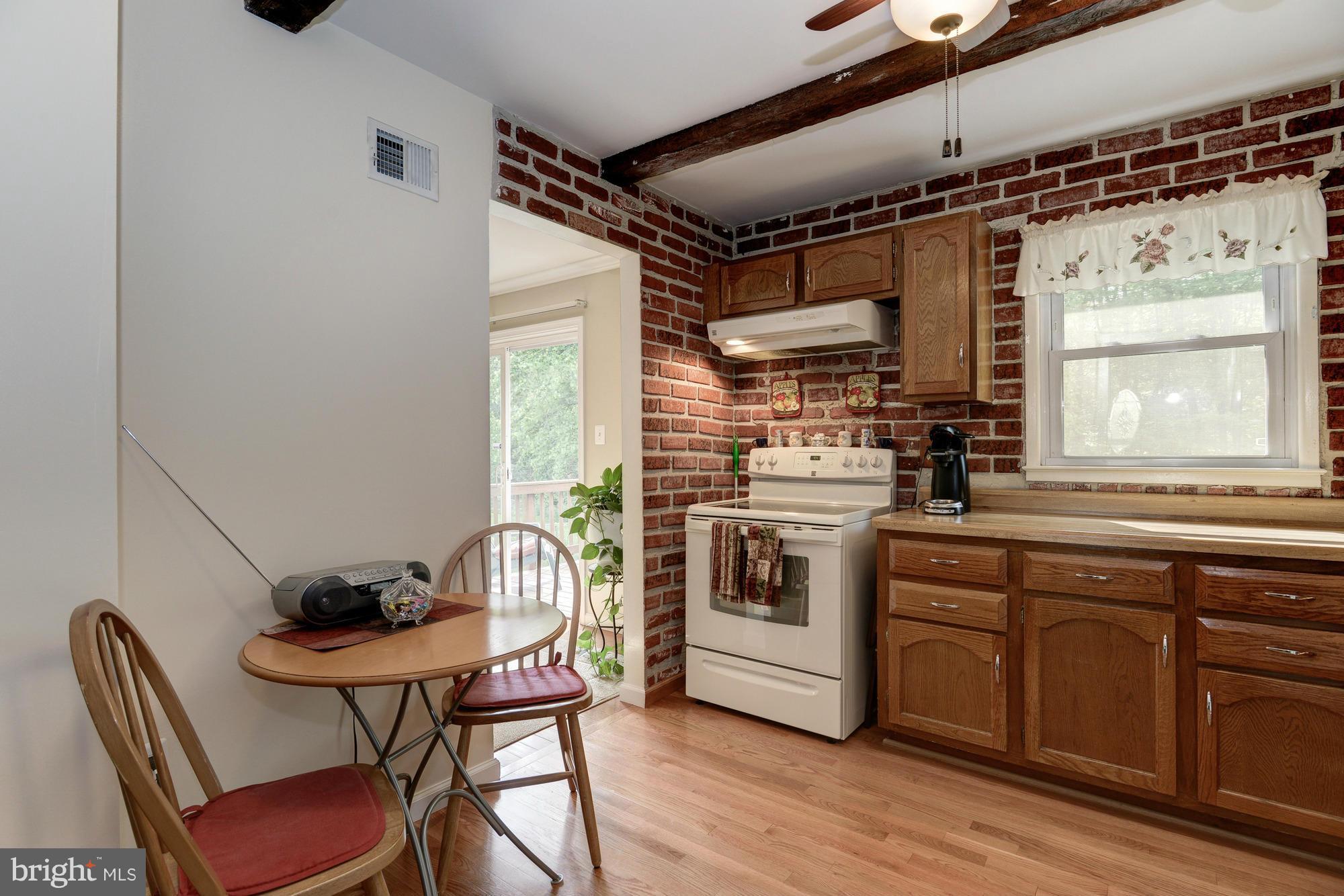 13605 Kingsman Road Woodbridge, VA 22193 - Photo 7 of 30 Kitchen