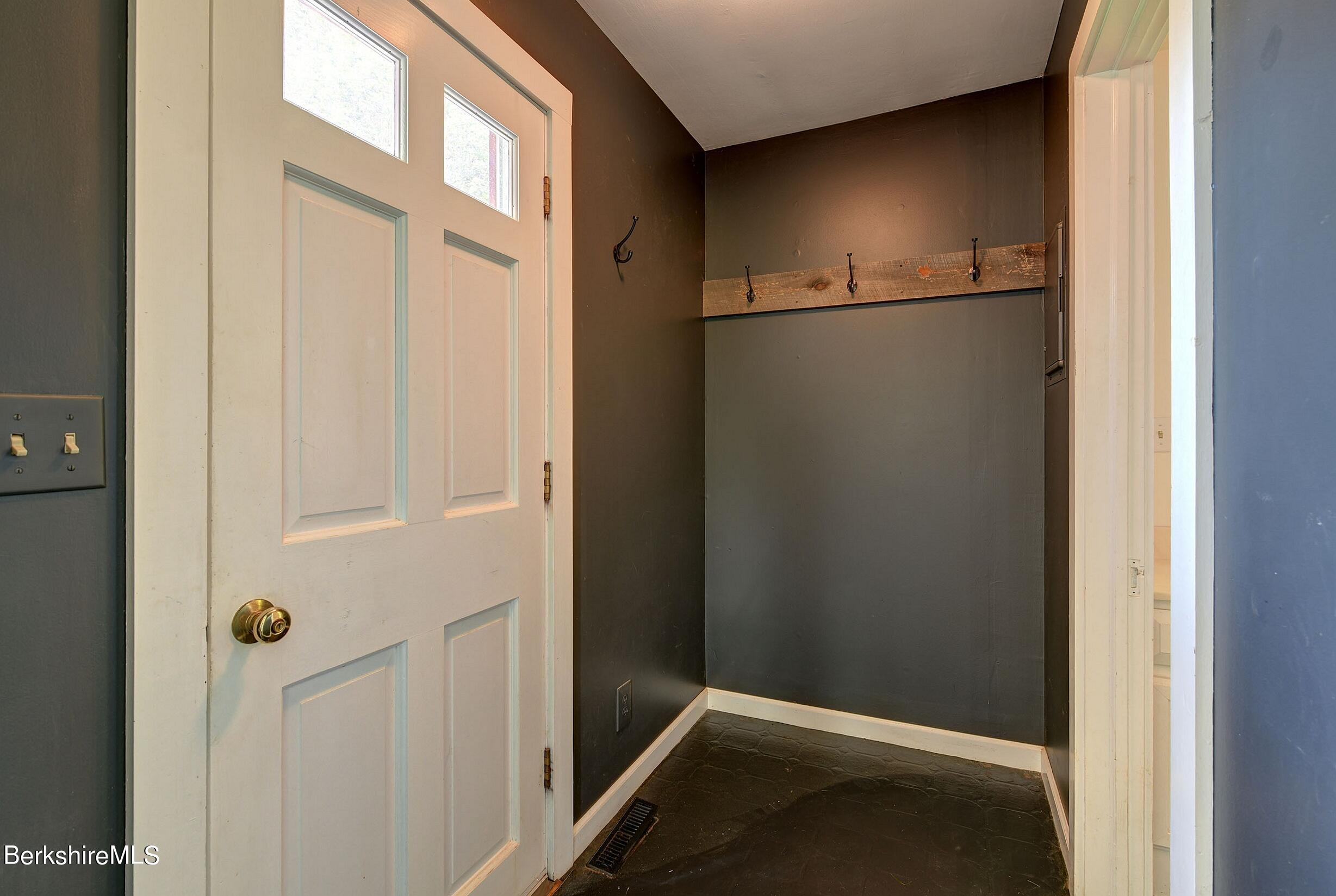 239 Brewer Hill Road New Marlborough, MA 01244 - Photo 21 of 34 21-Side-Entry