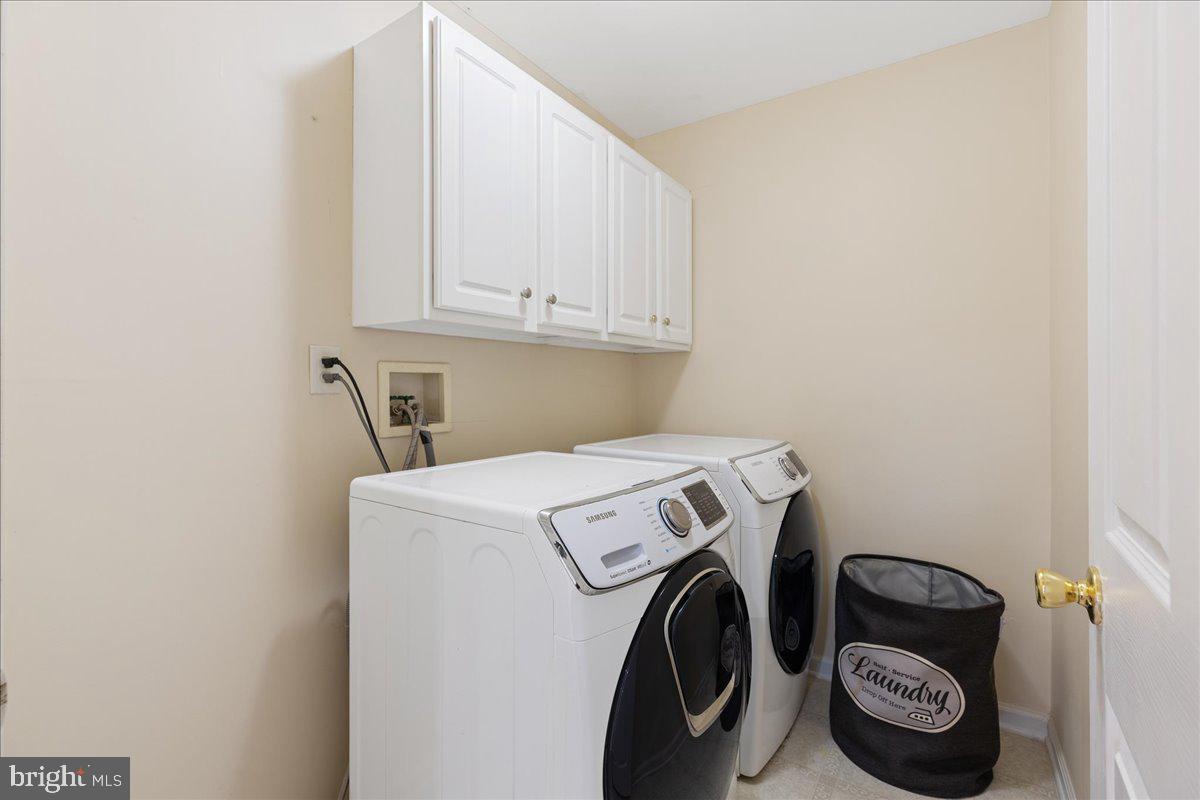 111 Windsor Pond Road Princeton Junction, NJ 08550 - Photo 21 of 29 a utility room with dryer and washer