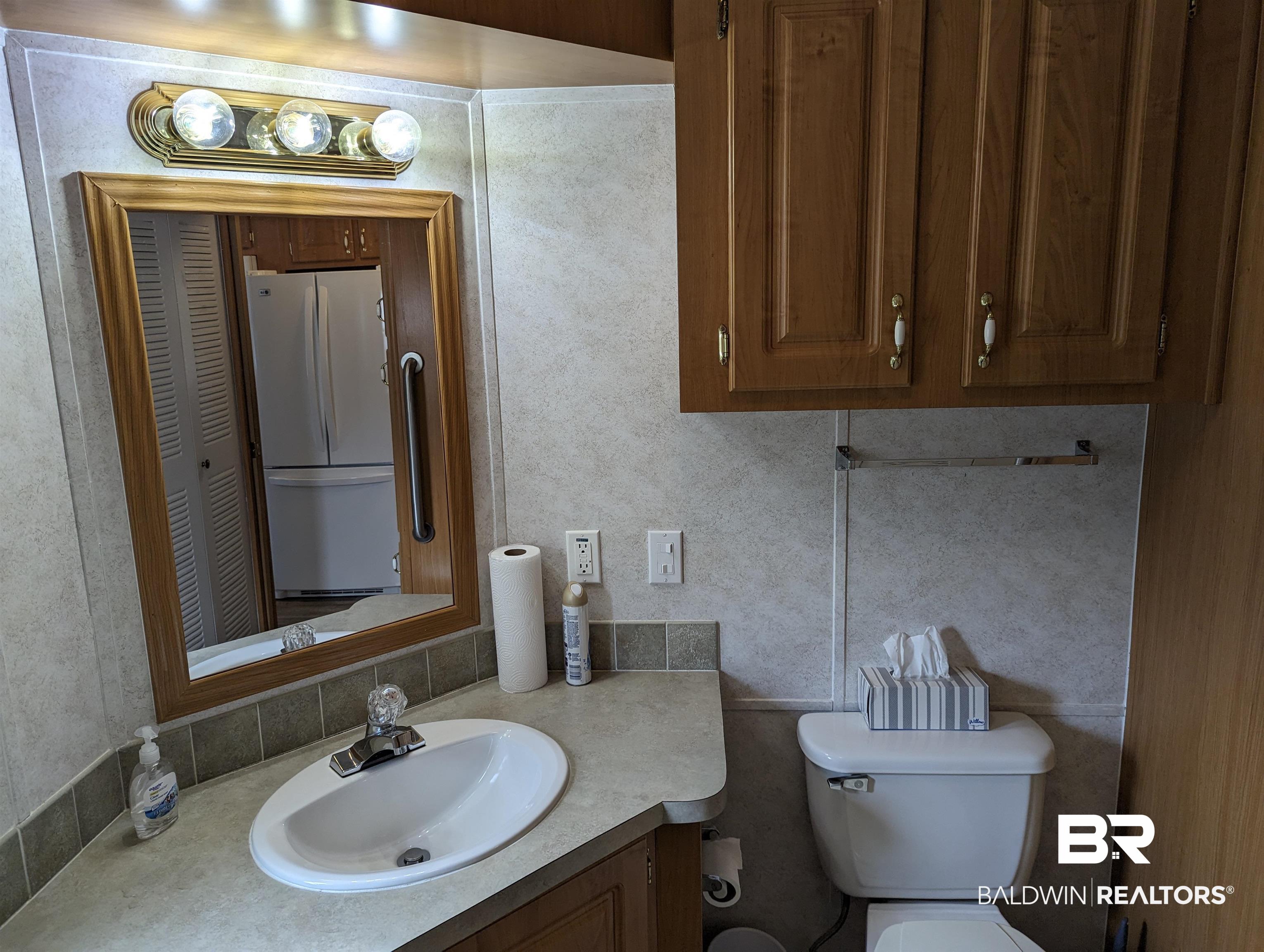 24711 Miflin Road, Unit B9 Elberta, AL 36530 - Photo 20 of 50 Bathroom