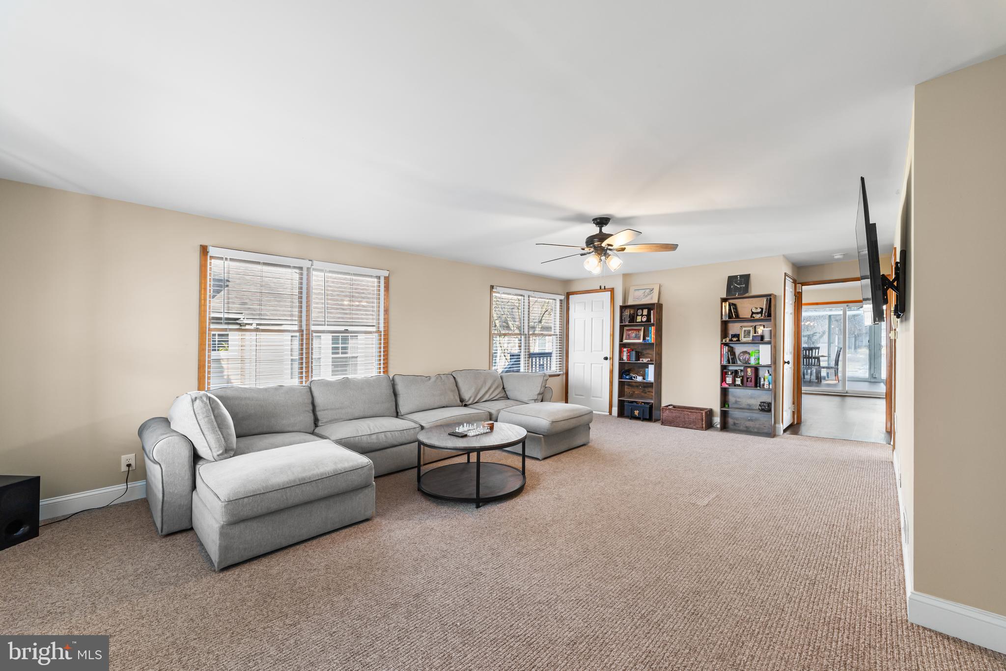 211 Delaware Avenue Fieldsboro, NJ 08505 - Photo 5 of 31