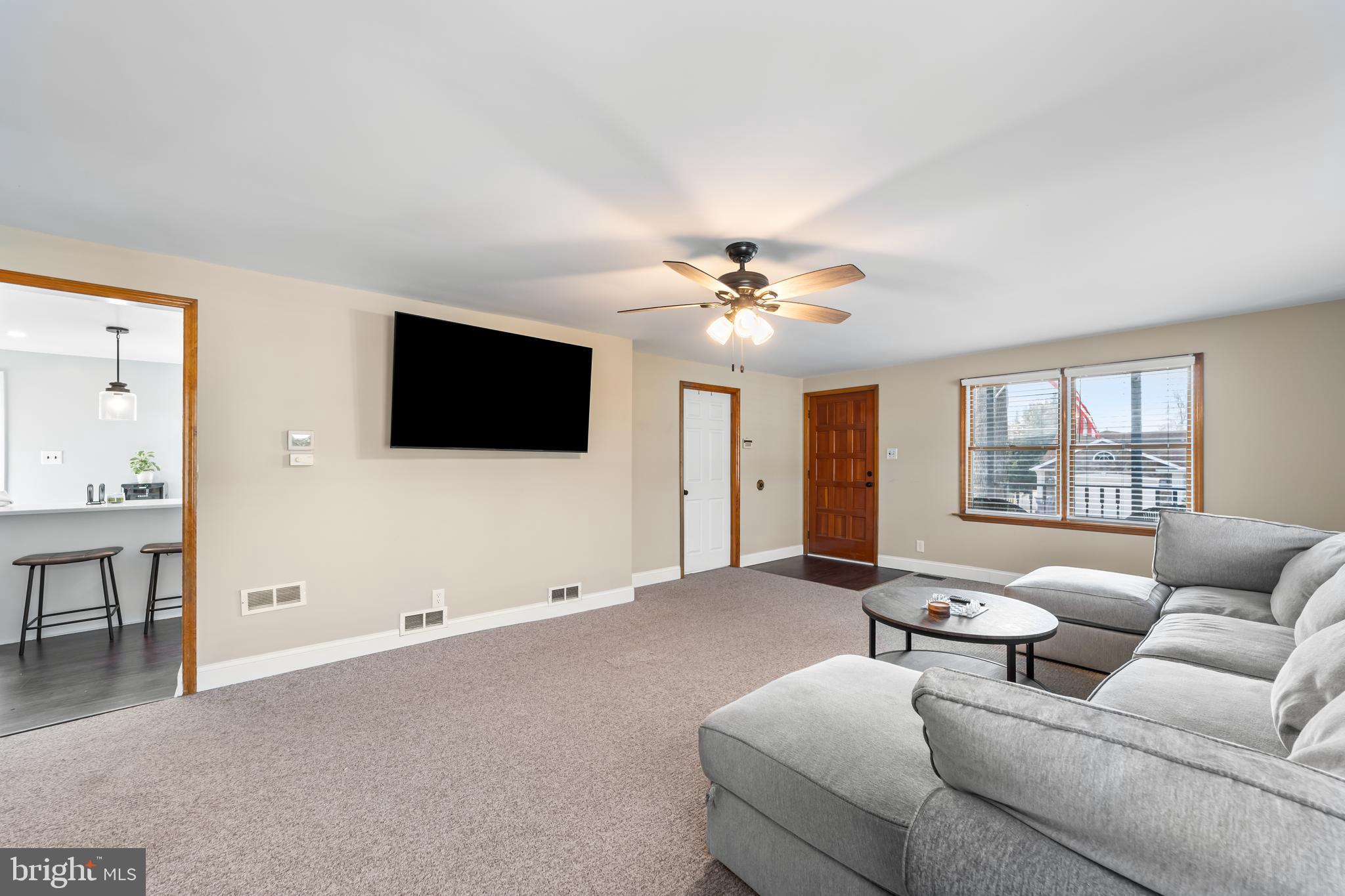 211 Delaware Avenue Fieldsboro, NJ 08505 - Photo 6 of 31