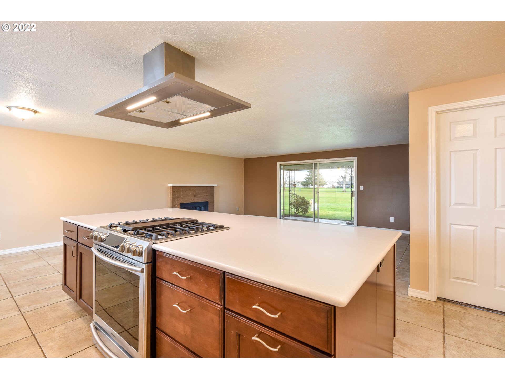 1212 Randolph Road Woodburn, OR 97071 - Photo 11 of 29 Gallery Image 11