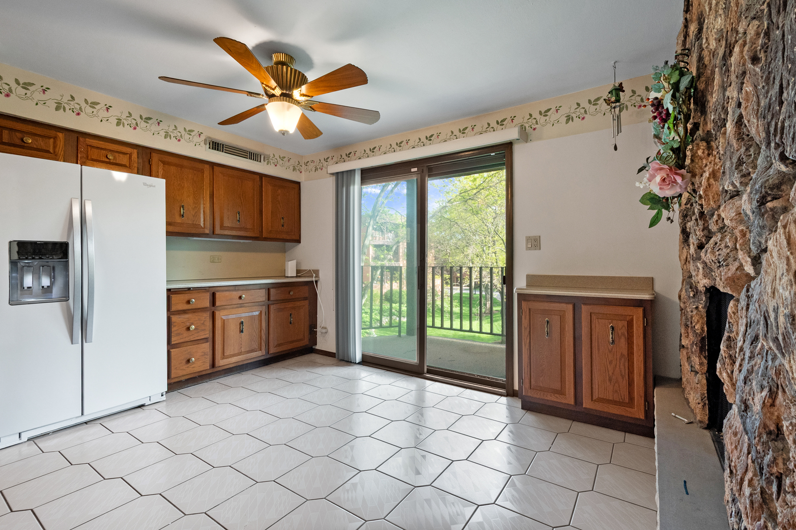 75 Boardwalk Place, Unit 203 Park Ridge, IL 60068 - Photo 9 of 24 Gallery Image 9