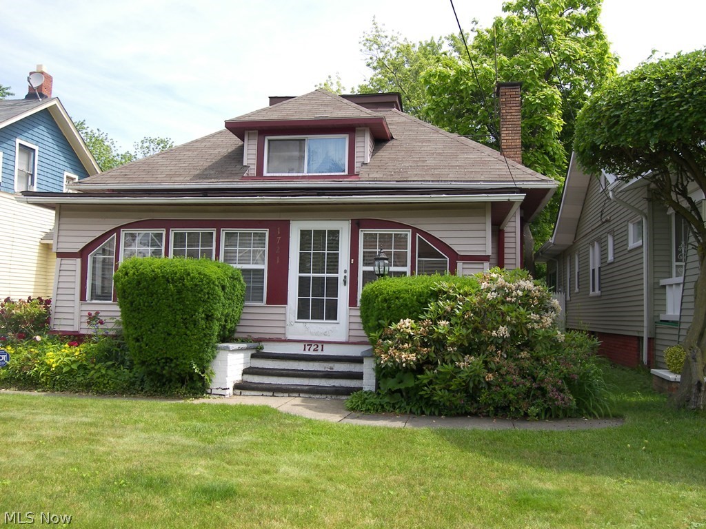 1721 Avalon Road Cleveland, OH 44112 - Photo 2 of 31