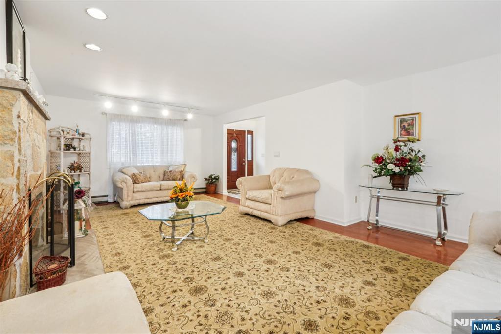 15 East Pierrepont Avenue Rutherford, NJ 07070 - Photo 18 of 37