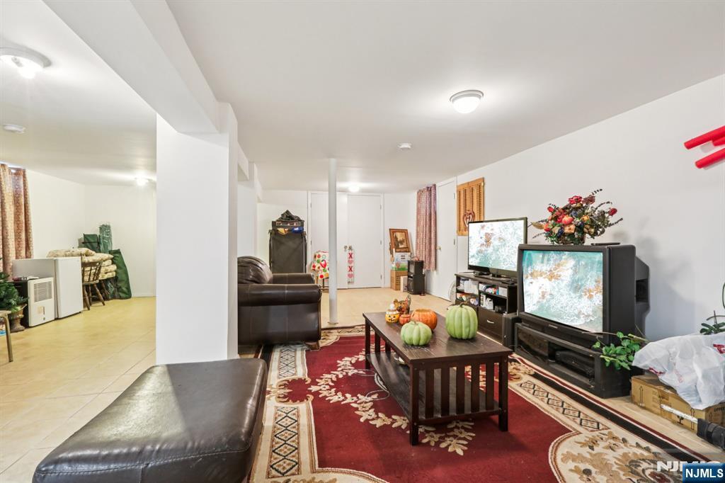 15 East Pierrepont Avenue Rutherford, NJ 07070 - Photo 35 of 37