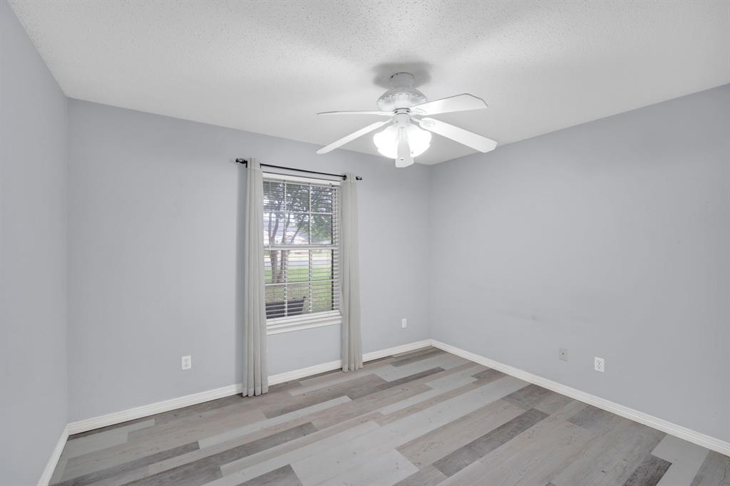 209 Alesha Road Red Oak, TX 75154 - Photo 10 of 16