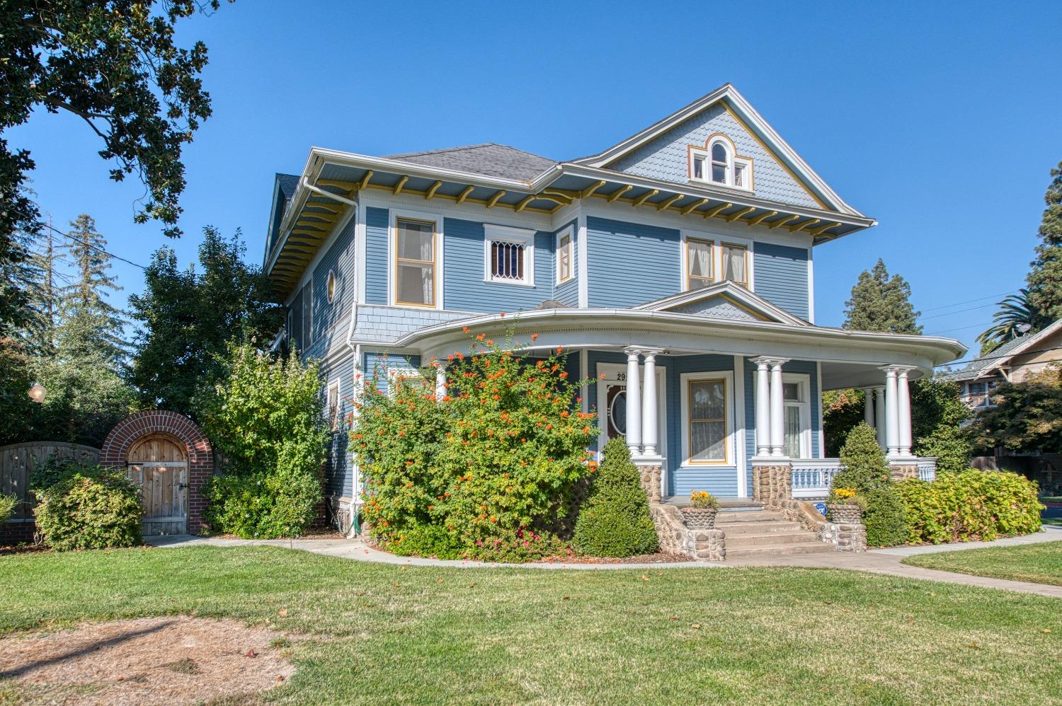 295 South Reed Avenue Reedley, CA 93654 - Photo 3 of 95