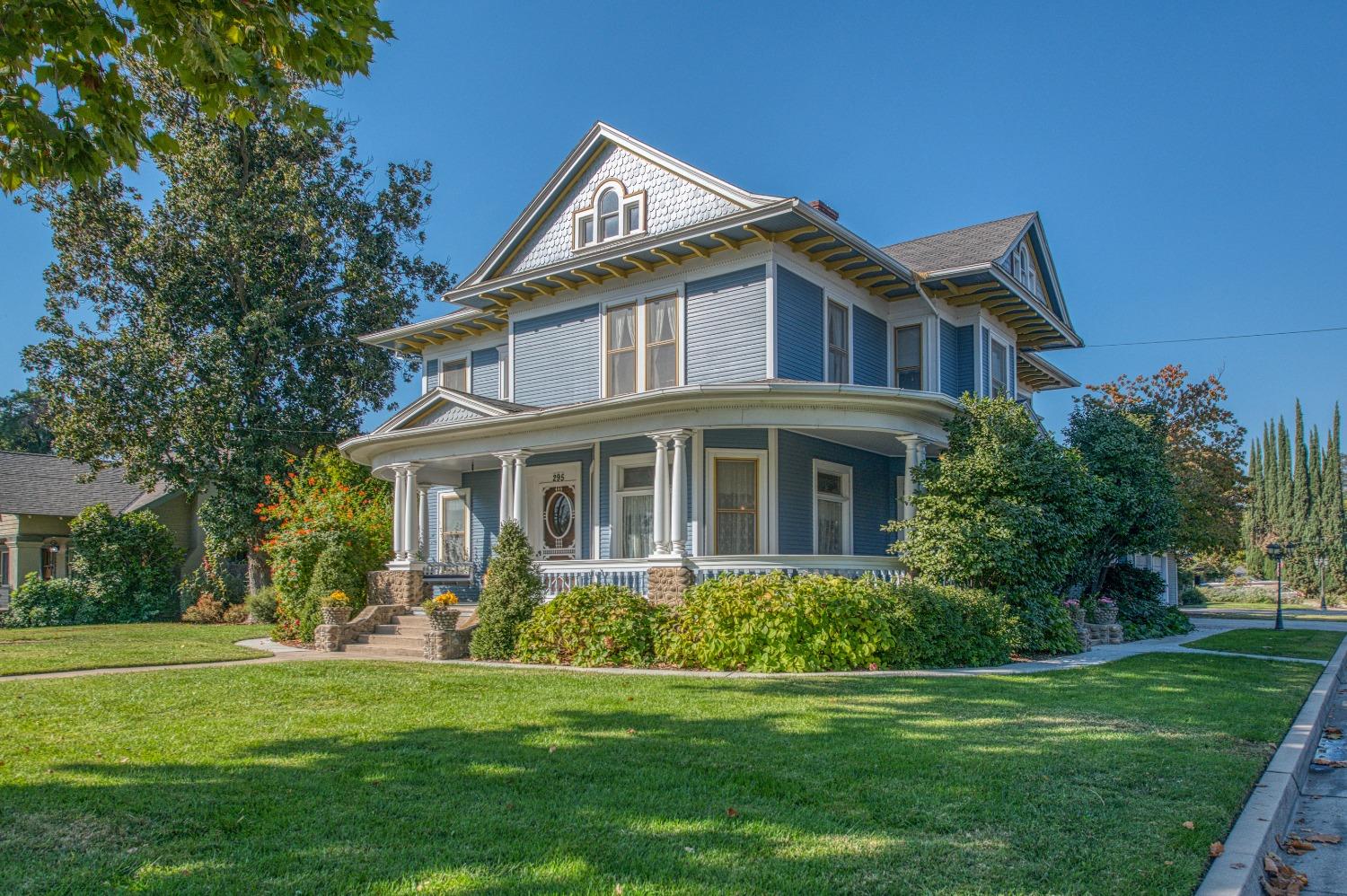 295 South Reed Avenue Reedley, CA 93654 - Photo 4 of 95